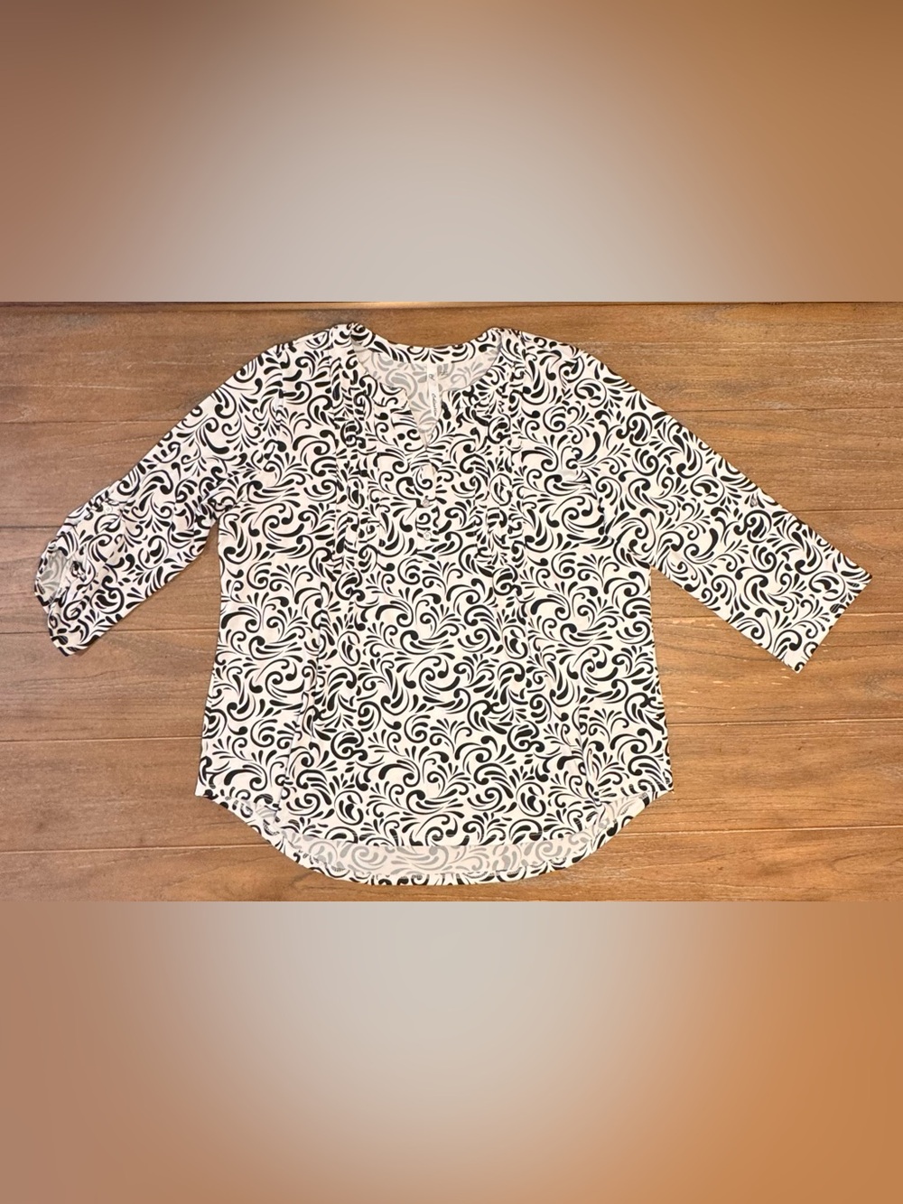 NY Collection Black and White Scroll-Print Split-Neck Blouse
